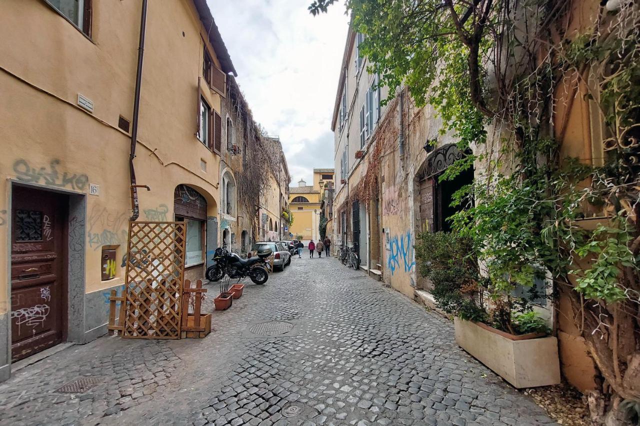 Trastevere Charming Loft Apartment โรม ภายนอก รูปภาพ